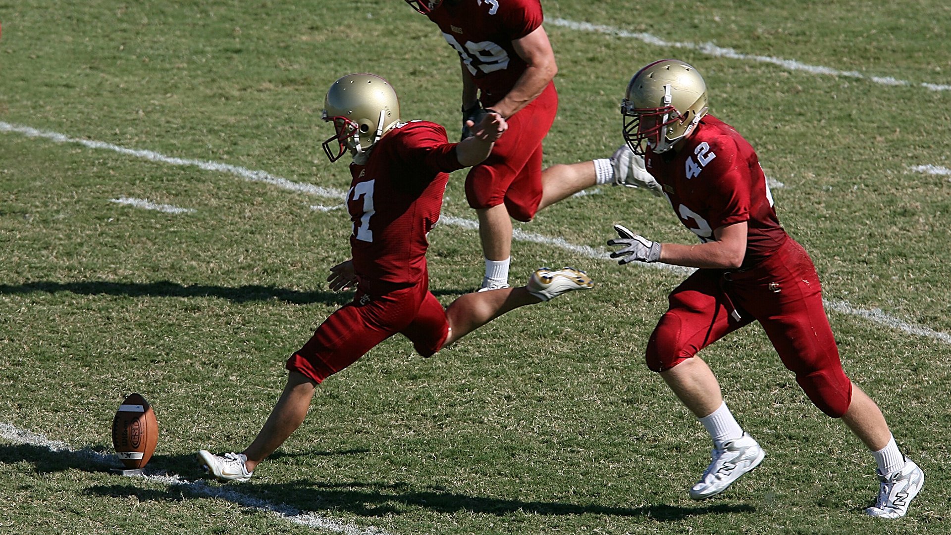 九游网页版入口-2018年季后赛：库里在与火箭的系列赛中投中史上最长距离的三分球，震撼全场！